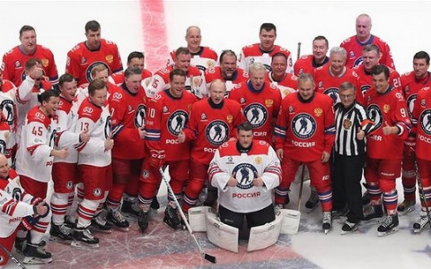 Заместитель Сипягина сыграл с Путиным в матче Ночной хоккейной лиги