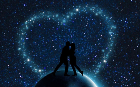 Одним знакам сегодня стоит ждать романтических сюрпризов, другим отказаться от свидания