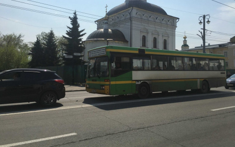 «Единая Россия» запустила телефон горячей линии по контролю за ремонтом дорог