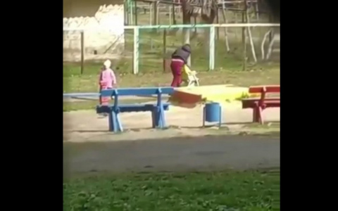 Ковровская мать не справилась с управлением коляски с ребёнком