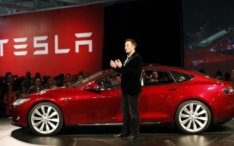 Губернатор Сипягин предложил Илону Маску открыть в области завод Tesla