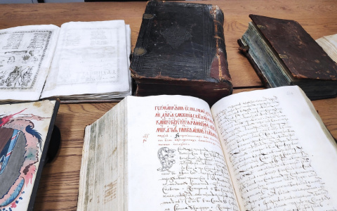 Народный экскурсовод Валентиныч рассказал о появлении славянской письменности