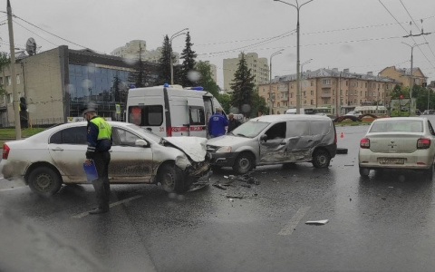 В аварии на Студёной горе серьёзно пострадал мужчина