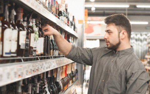 В России хотят ограничить годовую продажу алкоголя в одни руки