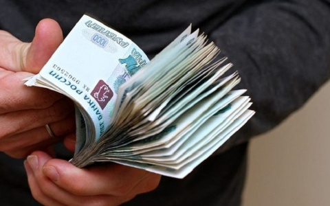 Житель Владимира украл забытые в банкомате 200 тысяч рублей