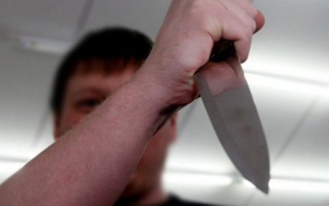 В Меленковском районе ревнивец 16 раз ударил ножом бывшую жену