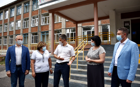 «Единая Россия»: Учебный год в школах начнется 1 сентября в очном формате