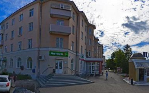 С сегодняшнего дня запретят парковку между "Спаром" и филармонией