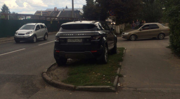 "Паркуюсь, как хочу": автохамы на улицах города "Паркуюсь, как хочу": автохамы на улицах города