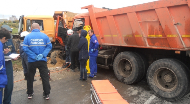 Авария на въезде во Владимир: Грузовики не поделили дорогу