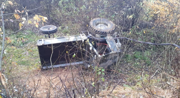 Во Владимирской области перевернулся трактор: есть погибший Во Владимирской области перевернулся трактор: есть погибший