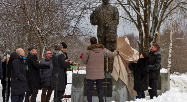 Во Владимирской области появился памятник дипломату Виталию Чуркину