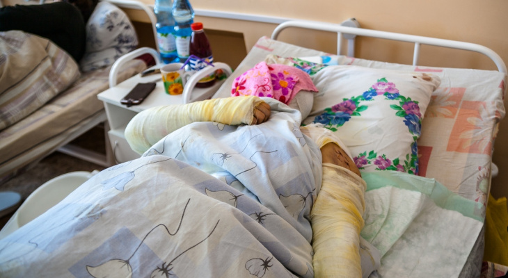Женщина, которую жестоко покусали собаки в Добром, пришла в себя Женщина, которую жестоко покусали собаки в Добром, пришла в себя