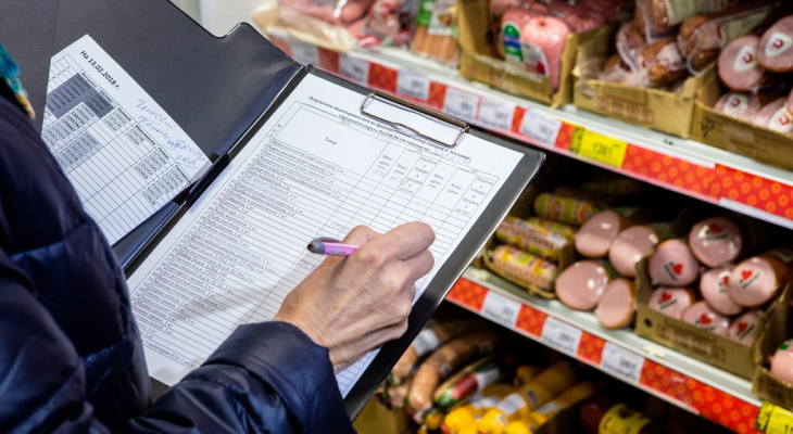 Просрочка. Просрочка продуктов Дикси. Проверка продуктов на качество годности. Сетевые магазины продуктов, просрочка. Просрочка внимание еда.