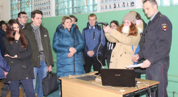 «Студенческий десант» побывал в отделе полиции Гусь-Хрустального района «Студенческий десант» побывал в отделе полиции Гусь-Хрустального района