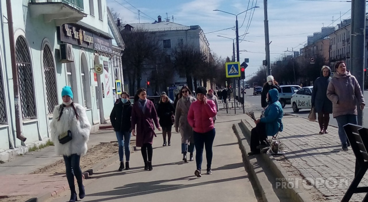 Самоизоляция? Во Владимире на улицах полно народу. Самоизоляция? Во Владимире на улицах полно народу.