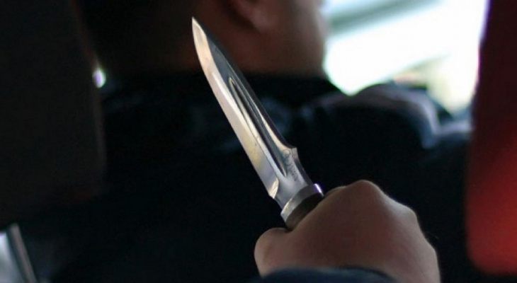 Пьяные подростки из Суздаля с ножом напали на таксиста