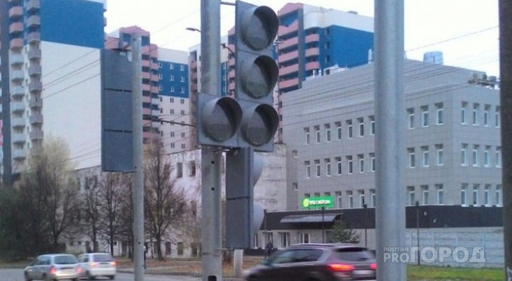 На перекрестке Верхней и Нижней Дубровы во Владимире поставили светофоры