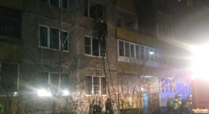Во Владимире произошел пожар из-за мусора на балконе