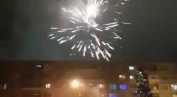 Под Владимиром альтруист устроил салют из 250 залпов Под Владимиром альтруист устроил салют из 250 залпов