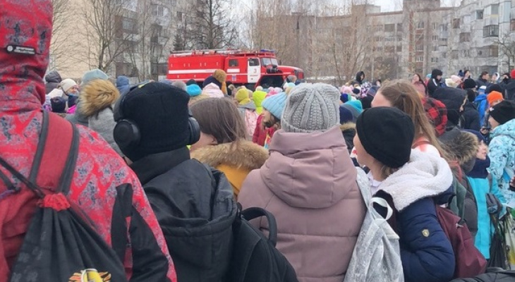 Во Владимире эвакуировали школу