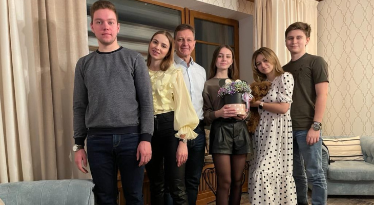 Владимир Сипягин выложил новое семейное фото
