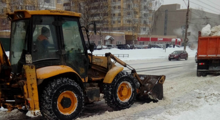 Во Владимире каждые 4 часа будут сыпать антигололёдную смесь Во Владимире каждые 4 часа будут сыпать антигололёдную смесь