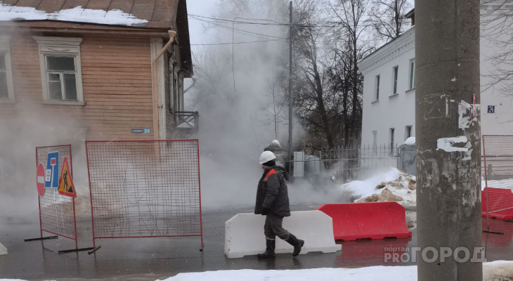 Жители Луначарки: "Из-за нового порыва труб кипятком ошпарило рабочего" Жители Луначарки: "Из-за нового порыва труб кипятком ошпарило рабочего"