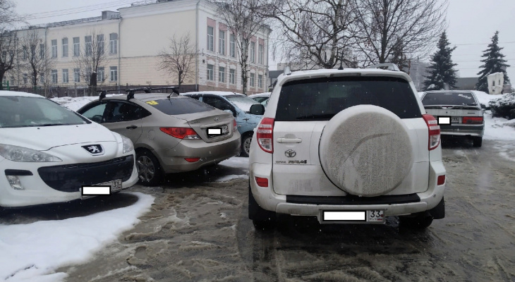 "Гении парковки" и "мастера вождения": 5 самых наглых автохамов этой недели "Гении парковки" и "мастера вождения": 5 самых наглых автохамов этой недели