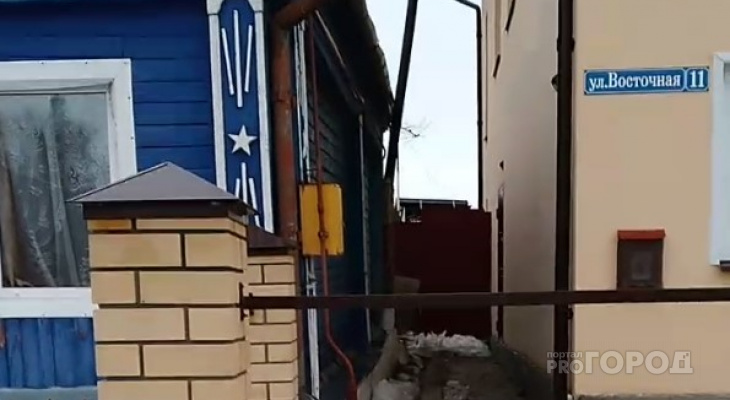 Война соседей под Владимиром: "Он зимой не чистил снег, теперь топит мой участок" Война соседей под Владимиром: "Он зимой не чистил снег, теперь топит мой участок"