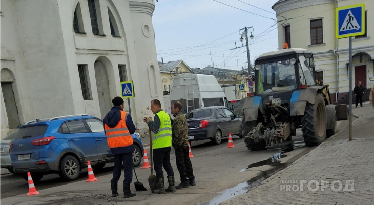 У Золотых ворот ремонтируют дорогу У Золотых ворот ремонтируют дорогу