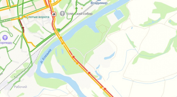 Из-за утренней аварии во Владимире образовалась длинная пробка