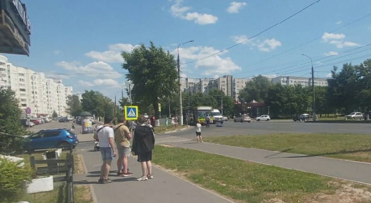 Во Владимире автобус сбил мужчину - пешехода Во Владимире автобус сбил мужчину - пешехода