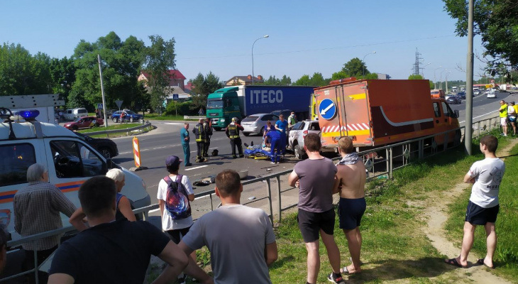 Соцсети: "В ДТП во Владимире мужчина лишился ног" Соцсети: "В ДТП во Владимире мужчина лишился ног"