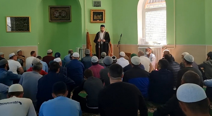 Мусульмане сегодня отмечают Курбан Байрам Мусульмане сегодня отмечают Курбан Байрам