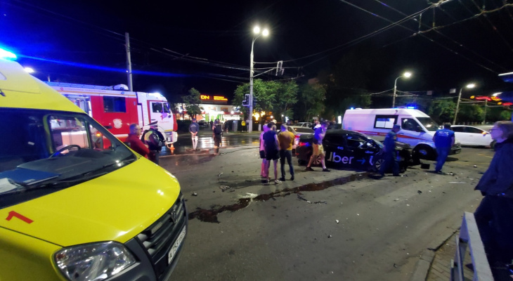Ночью в ДТП во Владимире пострадали 4 человека Ночью в ДТП во Владимире пострадали 4 человека
