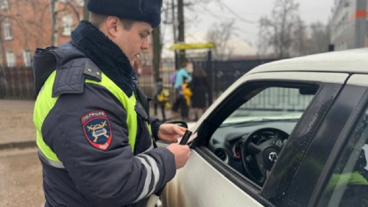 За эти 6 вещей в машине автомобилиста могут наказать - что не нравится инспекторам ГАИ