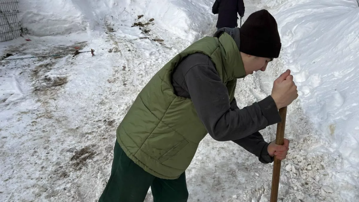 Трудовой десант студентов Муромцевского техникума в лагере «Факел»
