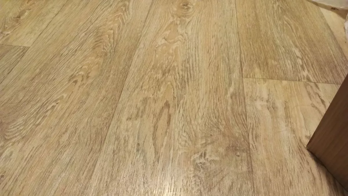 Не ламинат и не линолеум: это напольное покрытие красивее и дешевле - выбор специалиста