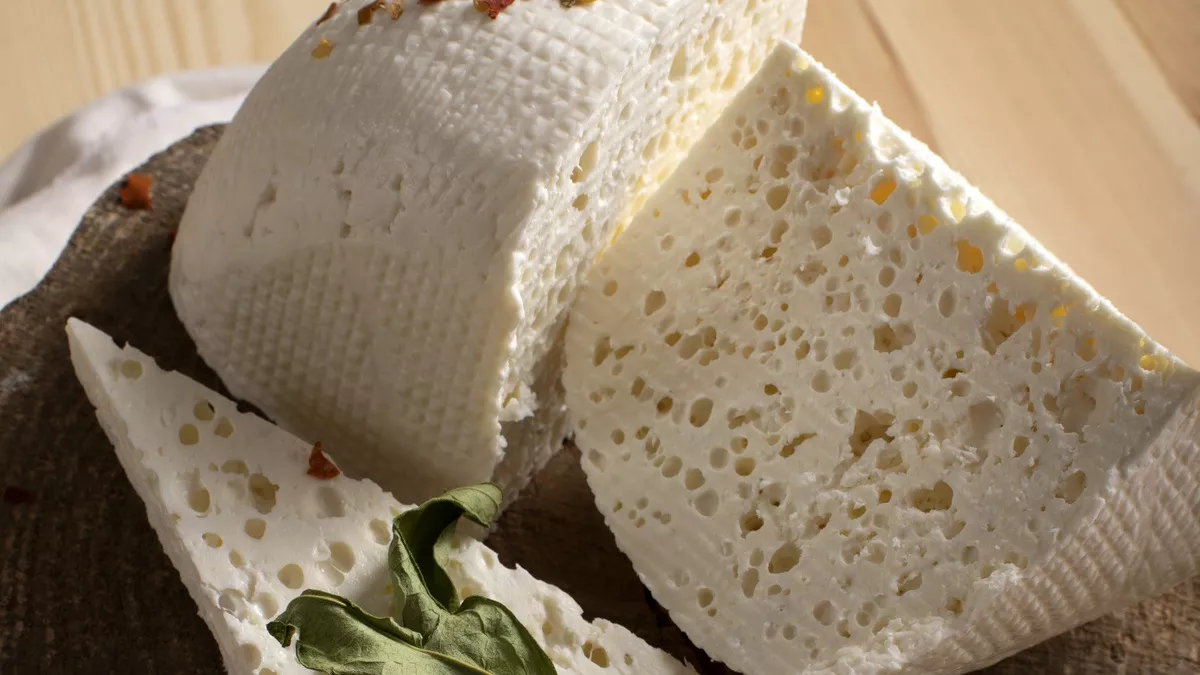 Варить не нужно: беру 1 литр кефира и получается вкуснейший домашний сыр - готовлю сразу килограмм