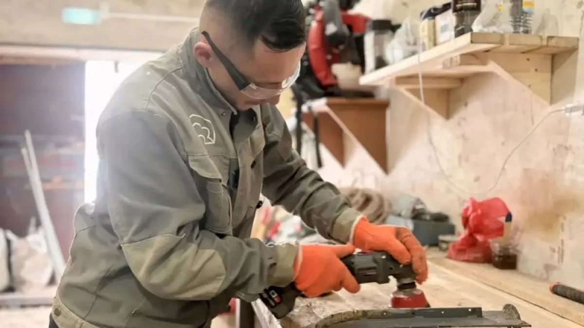 Для парков и скверов Владимира обновляют скамейки и лавочки