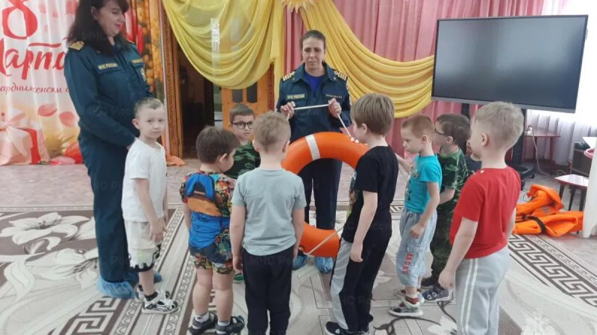 Владимирских дошкольников научили правилам безопасности на льду в игровой форме