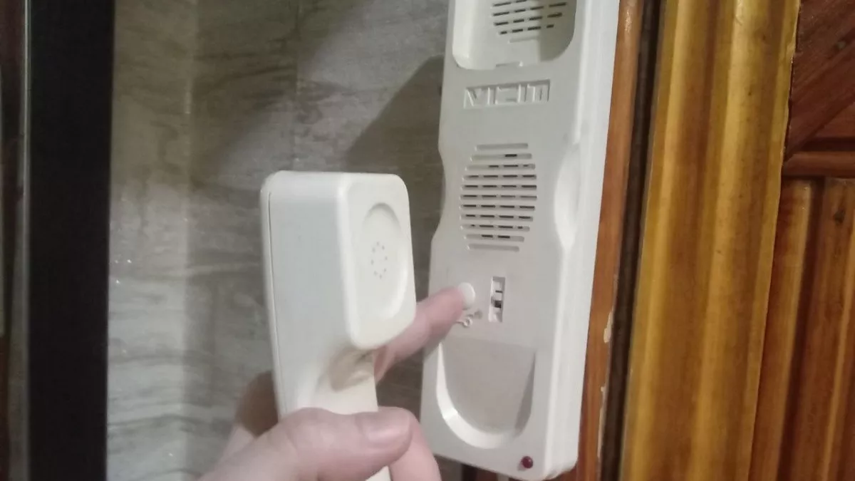 Следует ли платить за домофон и можно ли отказаться? Всё, о чём следует знать жильцам