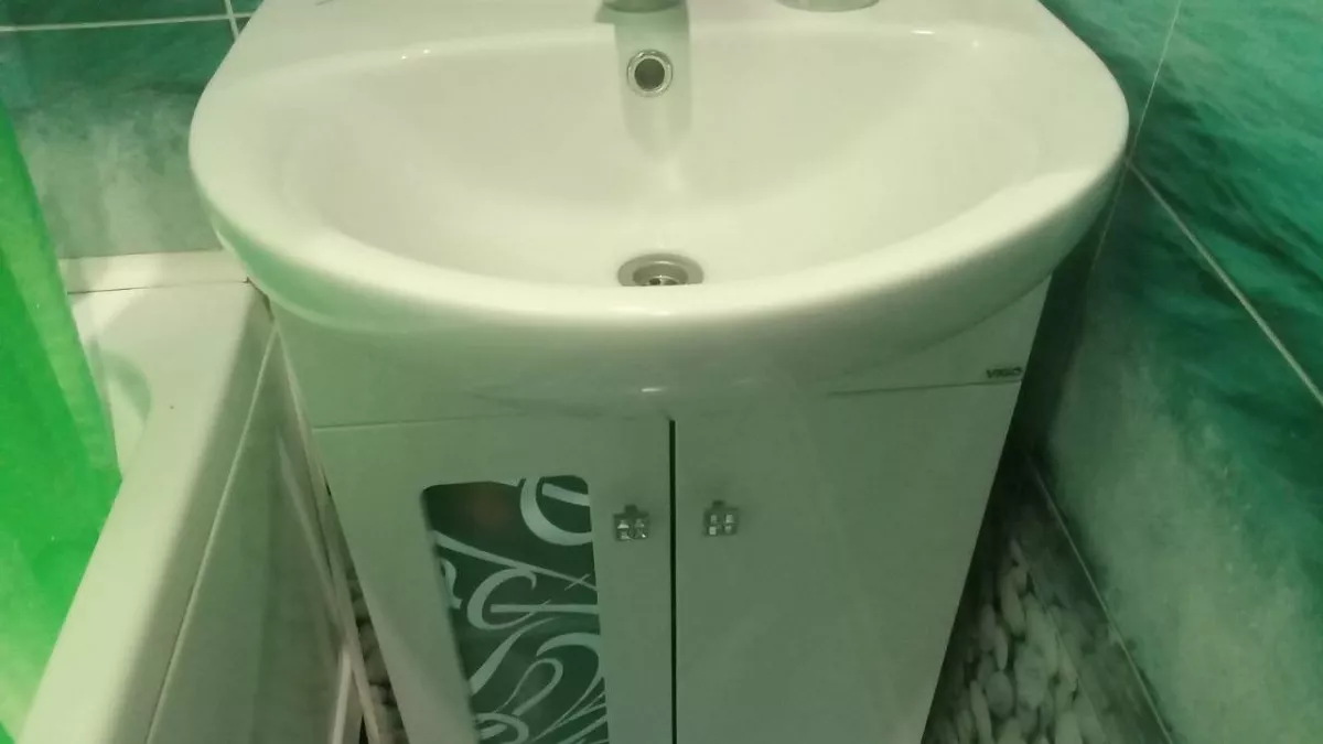 Тумба в ванной уже не в моде: 4 практичных и стильных альтернативы, которые освежат интерьер