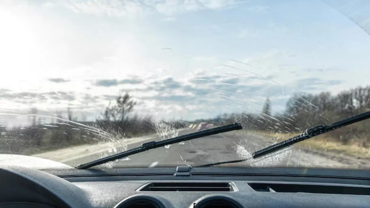 Дворники снова чистят как новые: как вернуть им прижимную силу, не меняя поводков