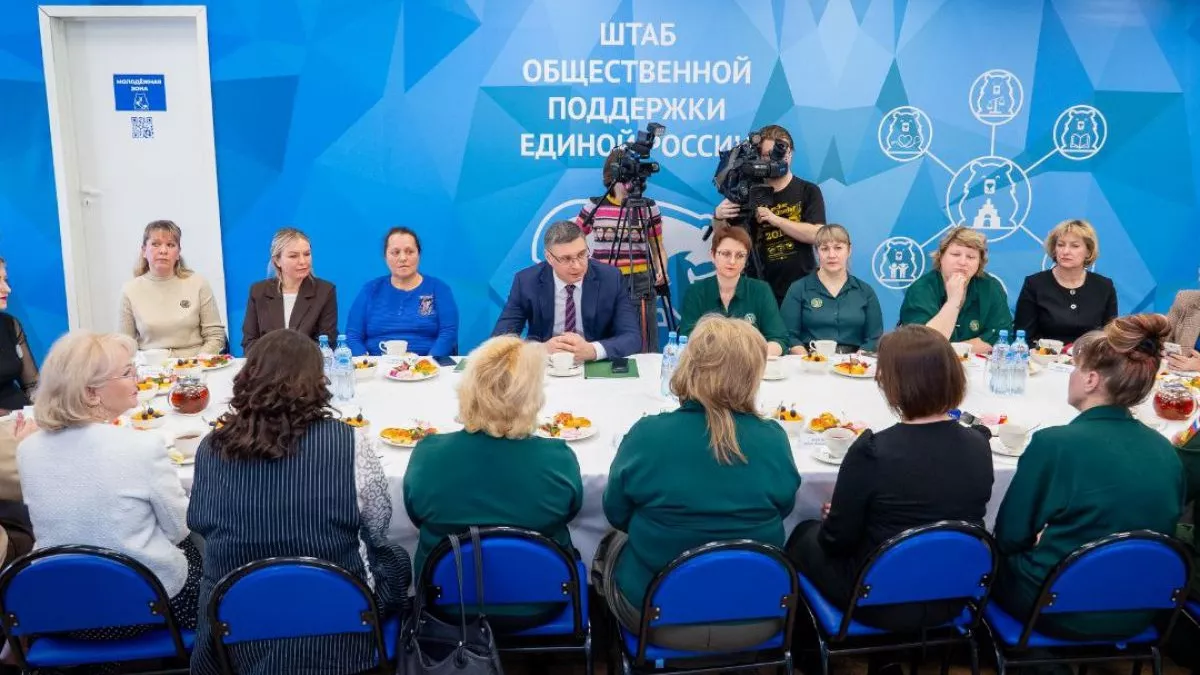 Александр Авдеев встретился с активистами КСВО