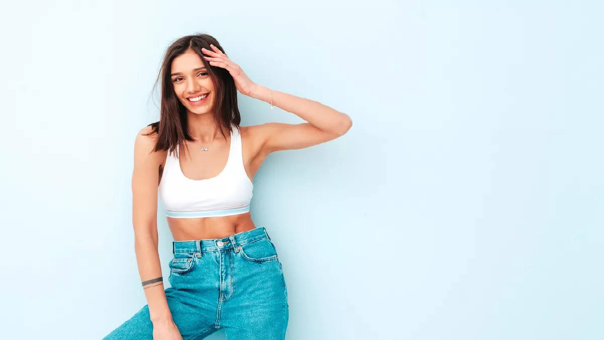 Делаю это упражнение 5 минут в день — к весне живот стал плоским, а талия — заметной