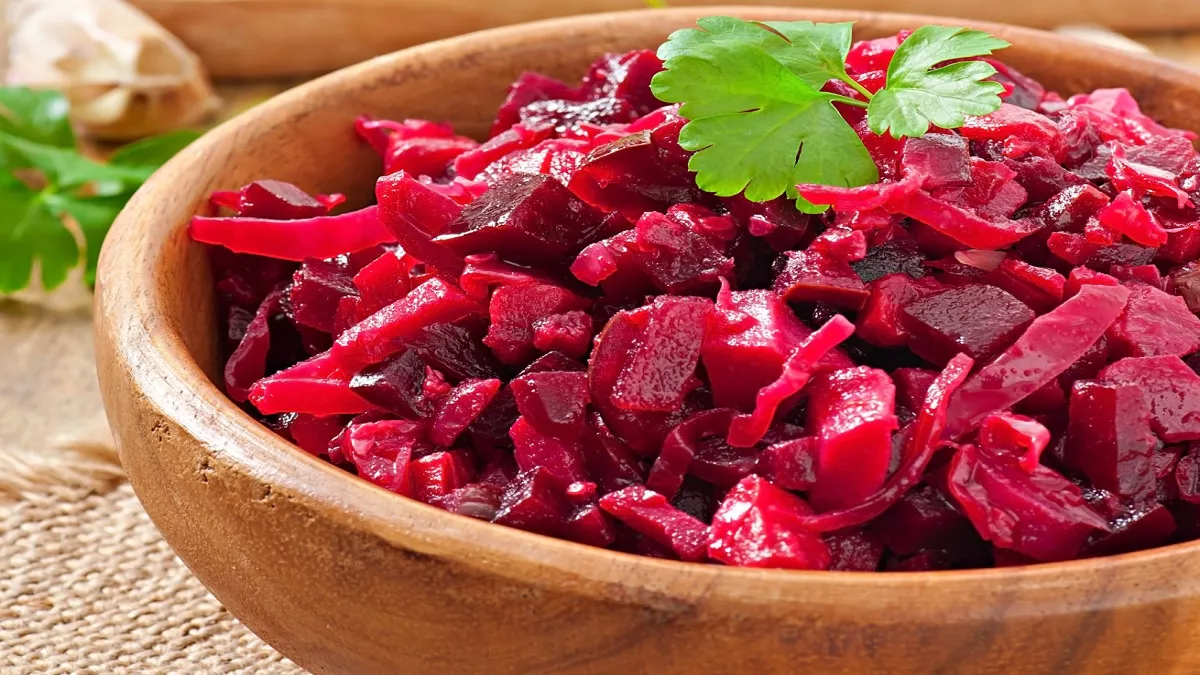 Не успеваю покупать свеклу: всей семьей подсели на эту вкуснятину - готовлю сразу большими сковородами