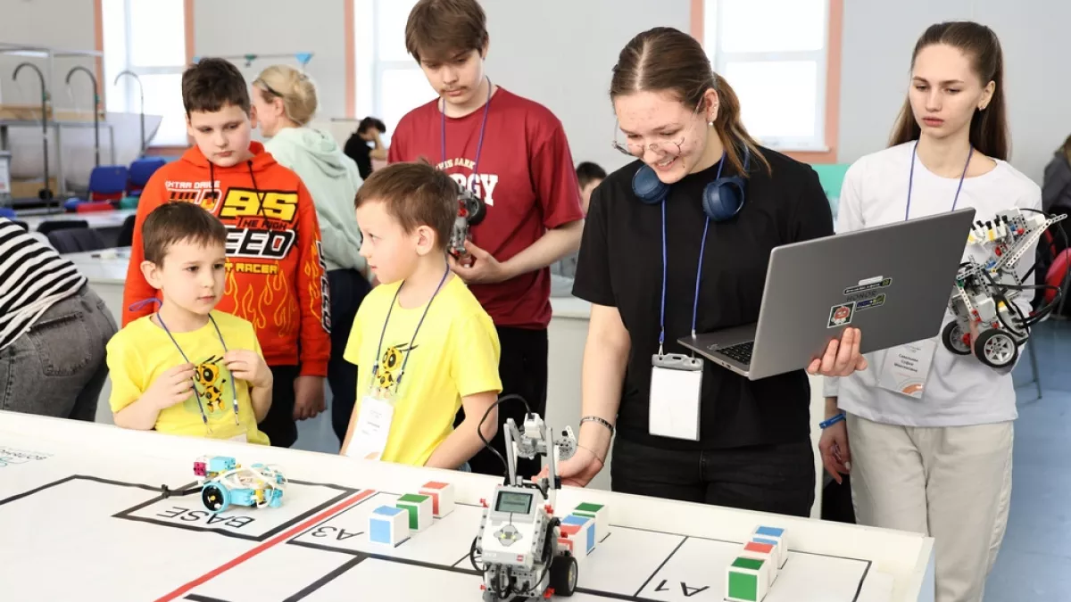 Юные владимирские изобретатели сделали из конструктора «Роботов-ликвидаторов»