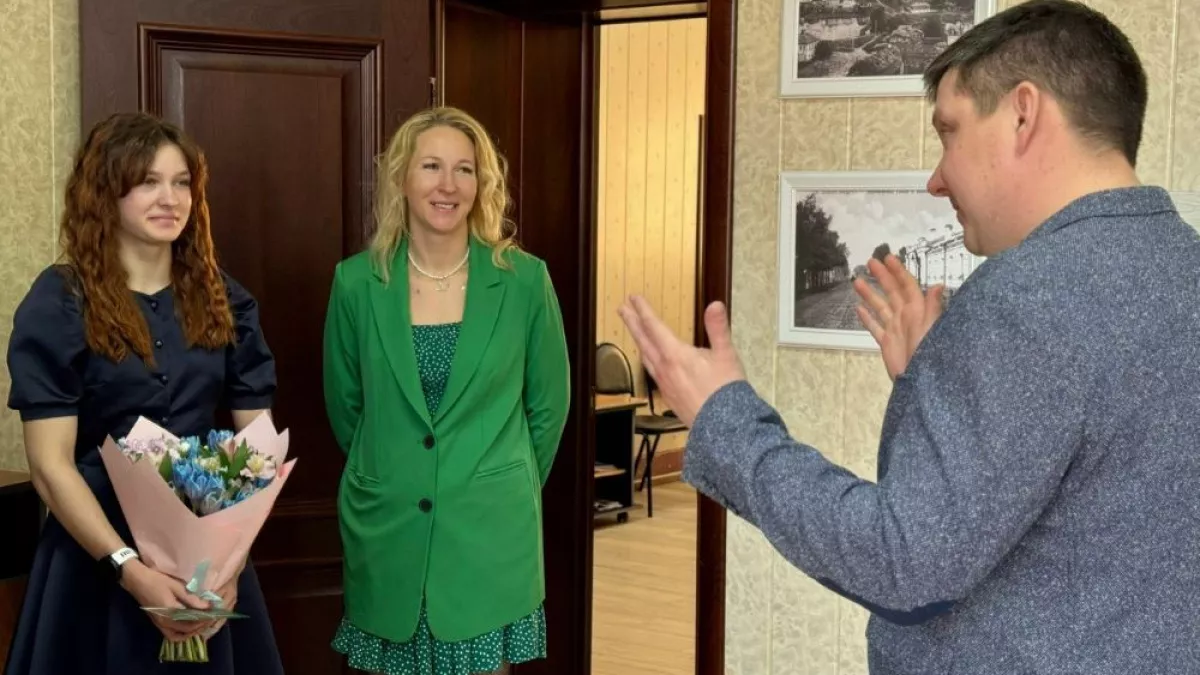 Юную спортсменку из Александрова чествовали руководители города